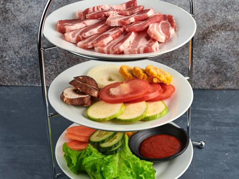 Корейский гриль Eastoria — подача ингредиентов